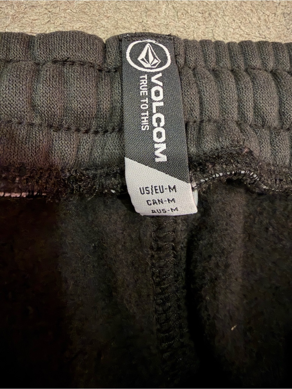 Volcom Men's Gray Gothic Spell Out Fleece Jogger Sweatpants Size Medium - Picture 3 of 6